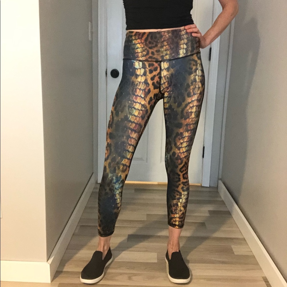 Yoga Democracy snake/leopard print crop, S